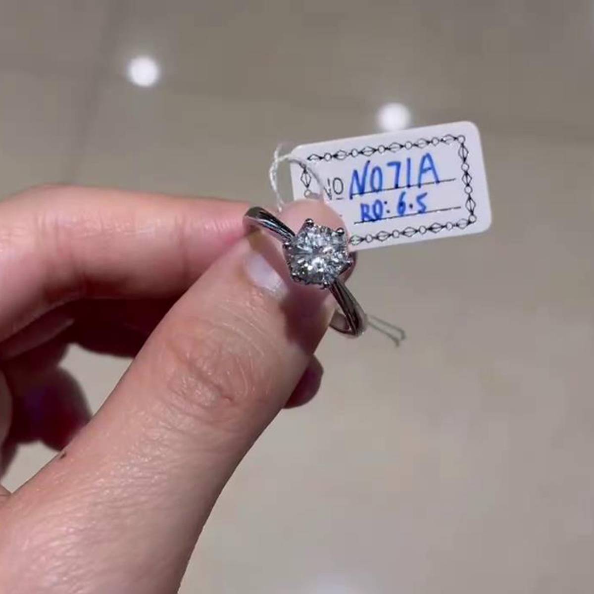 Six Claw Women's Ring S925 Silver Plated Platinum Customized Main Stone Moissanite  1.0ct